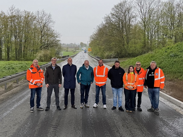Nach nur vier Wochen Bauzeit wieder freie Fahrt auf der Kreisstraße WÜ 26 zwischen Kürnach und Estenfeld