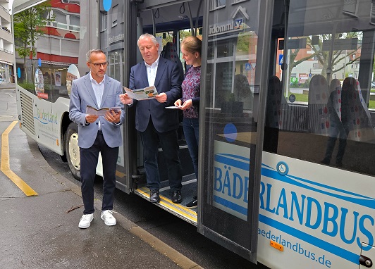 Ganz entspannt zu den schönsten Orten der Region: Die Freizeitbussaison 2026 startet am 1. Mai