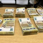 Geldwäsche-Verdacht im Fernreisebus: Zoll stellt 100.000 Euro Bargeld mit Kokainspuren am Würzburger Busbahnhof sicher