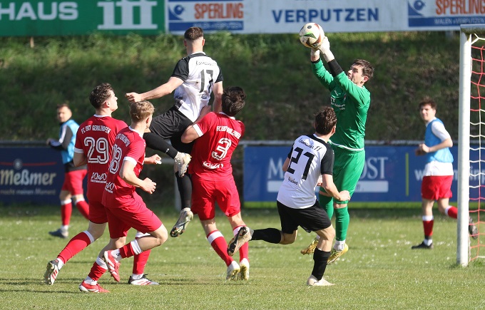 Das Derby in Gerolzhofen: Warum der FC Sand zumindest für 23 Stunden Aubstadt 2 überholt hat – VIELE FOTOS!