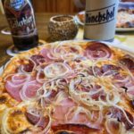 Essen wie Gott in Italien: Die Pizza Calabrese in der früheren Poppenhäuser Bierstube