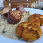 Terrassenbetrieb bei der RadlRast: Endlich kann man abseits von Hammelburg wieder draußen sitzen und schlemmen