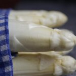 Der Steinsfelder Spargel ist zurück auf dem Haßfurter Marktplatz: Ein Stand mit saisonalen Köstlichkeiten gleich drei Mal die Woche