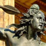 Mann mit selbstgebautem Speer unterwegs: 31-Jähriger wurde polizeilich untergebracht