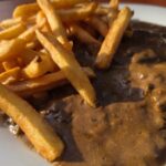 Die letzten hellen Böcke in der Brauerei-Gaststätte Wolf in Rüdenhausen zu mal wieder Jägerschnitzel