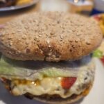 Fahr mal hin und kehr mal ein: Cheeseburger mit dicken Pommes im Weißen Ross