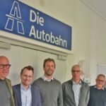 Mit Vollgas in den Hörsaal: „Die Autobahn“ ist der neue Name eines Hörsaals der THWS an der Fakultät Architektur und Bauingenieurwesen