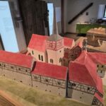 Fahr mal hin und schau´s mal an: In Mönchsondheim kann man im Freilandmuseum die Kirche im Dorf lassen – VIELE FOTOS!