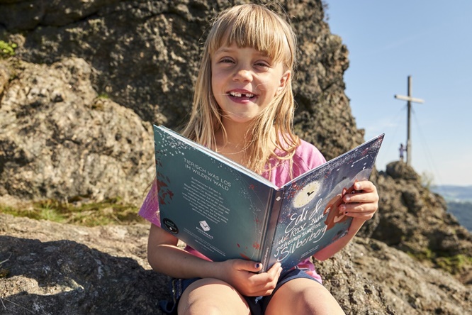 Vom Kinderbuch ins Abenteuer: Rucksack packen und mit Edi zu den schönsten Naturjuwelen in Bodenmais