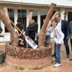 Rotary unterstützt Walther-Rathenau-Gymnasiummit 1.000 Euro für einen Lehmbau: Mittel stammen aus dem Rotarian Rowdy River Raft Race