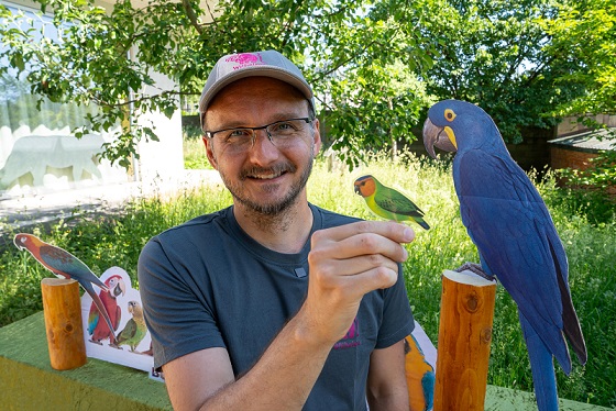 Ein Thementag zur bunten Welt der Papageien: Der Welt-Papageien-Tag in der Wilhelmaschule