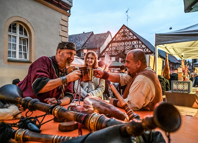 Beim 44. Altstadtfest in Bad Staffelstein Ende Juli heißt es: Franken trifft Mittelalter mit Musik, Handwerk, Genuss und Feuerspektakel