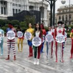 In Schwarz-Rot-Gold für die Tiere: Offenburgerin unter Tierrechtsaktivisten mit Bodypainting bei WM-Protest in Mexiko-Stadt