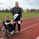 Startschuss für mehr Inklusion: Hauptzollamt Schweinfurt startet das Projekt „Buddy-Sportabzeichen“