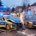 Nach einem Verkehrsunfall auf der Einsatzfahrt ermittelt nun die Verkehrspolizei Würzburg-Biebelried zum Hergang