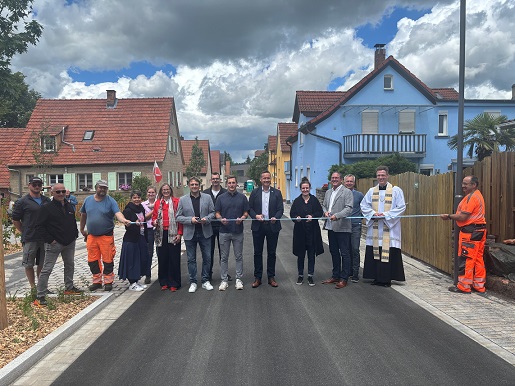 Neugestaltet ist sie nun modern: Einweihung der rund 190 Meter langen Lindenstraße in Stadtlauringen