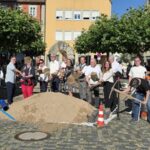 Baustellen- statt Brunnenschoppen seit dem Spatenstich: Für die nächsten zwei Jahre wird der Marktplatz Gerolzhofen für rund 7 Millionen Euro saniert