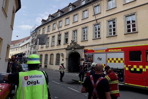 Feuerwehreinsatz im Bischöflichen Ordinariat Würzburg nach dem Brand eines Klimageräts