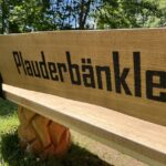 Das neue Plauderbänkle am Sennfelder Badesee: Ein Ort der Begegnung für ein freundliches Gespräch