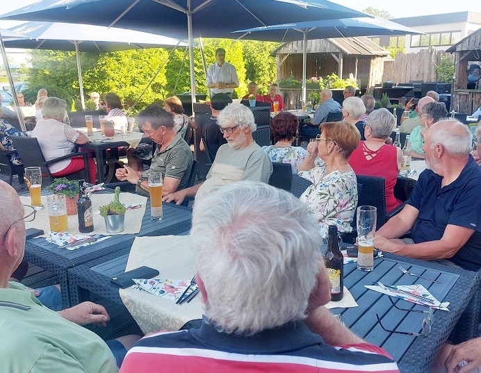 Nicht wegsehen, sondern Vorbild sein: Die Schweinfurter Tafel feiert ihr Sommerfest der ehrenamtlichen HelferInnen