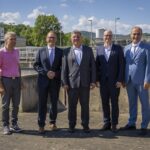 Vom Energiefresser zum Energieerzeuger: Zum Kläranlagen-Umbau in Bad Kissingen besuchte Staatsminister Christian Bernreiter das Projekt