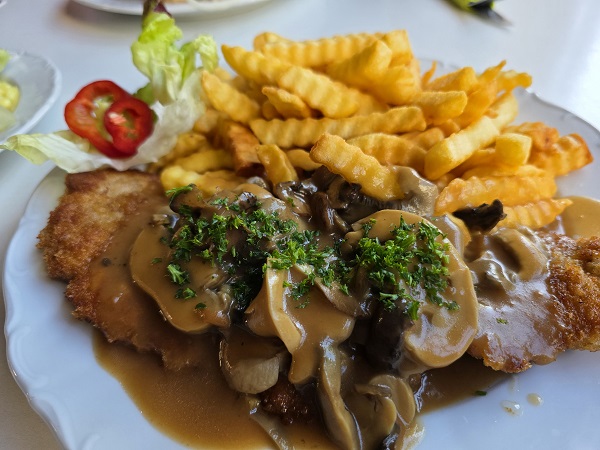 Essen wie Gott in Franken: Endlich mal wieder Jägerschnitzel und Gerupfter im Gasthaus Brehm
