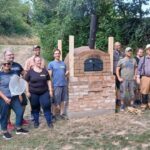 Neubrunn hat jetzt einen Backofen, der die vom Gartenbauverein gestaltete Freizeitfläche am Kneippbecken belebt