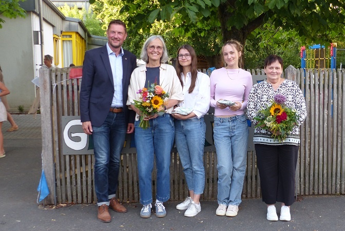 Grundschule Grettstadt verabschiedet Lehrerin Martina Bauer-Siegel und andere Mitwirkende