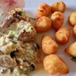 Bleib´ daheim und ess´ zuhaus´: Das griechische Pfännchen mit Kroketten und Salat