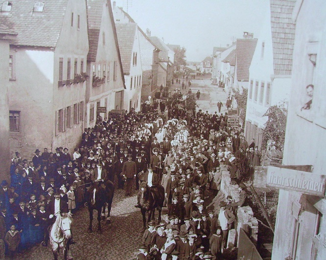 Bereits zum vierten Mal werden Bilder für einen Historischen Kalender in Kitzingen gesucht
