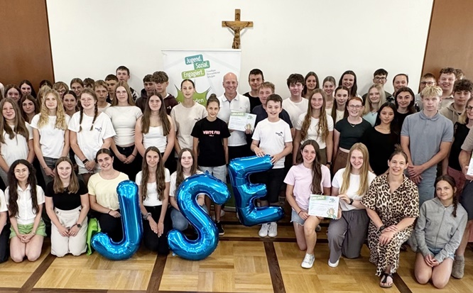 79 SchülerInnen für ehrenamtliches Engagement ausgezeichnet: Projekt „Jugend.Sozial.Engagiert.“ des Landkreises Rhön-Grabfeld verzeichnet neuen Teilnehmerrekord