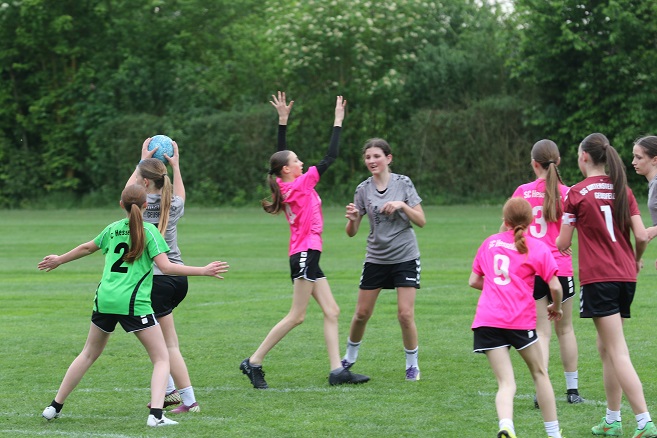Warum Mainfranken News schweren Herzens noch immer nicht über Hockey, Korbball oder Volleyball berichtet
