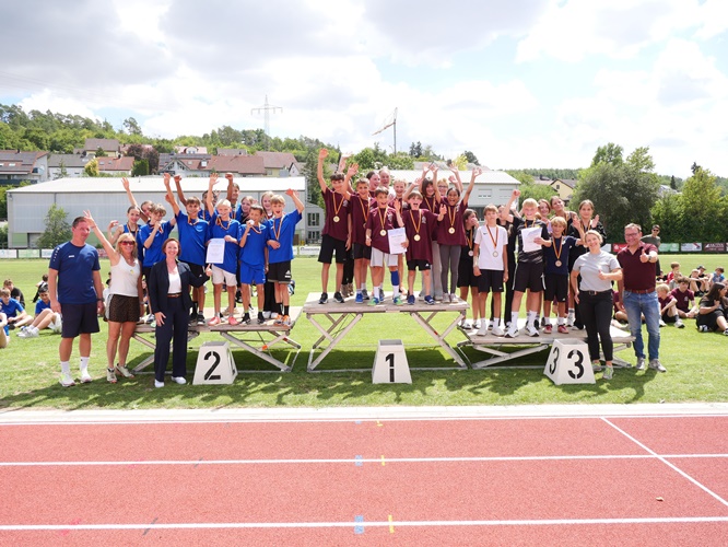 Das 55. Kreissportfest im Landkreis Würzburg: 500 Schülerinnen und Schüler machen athletischen Wettkampf zum Teamerlebnis