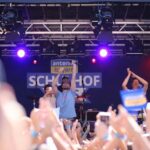 2.000 SchülerInnen und ein geheimer Star: Das war mit Mark Forster ein Moment, den Schweinfurt nicht vergessen wird