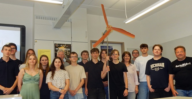 Ergebnis Projektseminar Physik wurde präsentiert: Das P-Seminar zur Funktion einer Windkraftanlage ist abgeschlossen