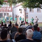 Sommerkonzert der Sing- und Musikschule Lohr als Serenade auf dem Kirchplatz
