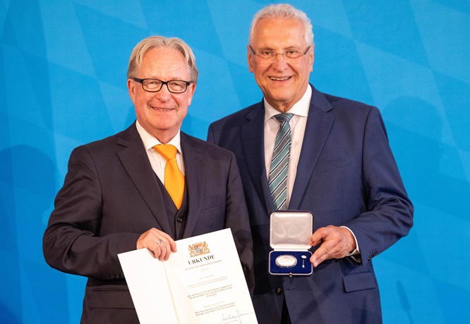 Bürgermeister Joachim Spatz wurde mit der Kommunalen Verdienstmedaille in Silber ausgezeichnet