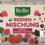 Rückrufe von Tiefkühlbeeren weiten sich aus: Verbraucherzentrale Bayern fordert klare Warnhinweise und kritisiert widersprüchliche Empfehlungen­