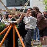 Wettbewerb und Bootstaufe: Traditioneller Tragwerkstest von Architekturstudierenden zieht großes Publikum an