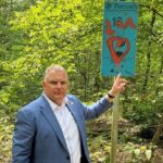 Zeugen gesucht! Nach einer Sachbeschädigung am Volkacher Trimm-dich-Pfad erstattet die Stadt Anzeige