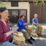 Tanzt die Frau? Ja, sie tanzt! Trommelworkshop der KLB begeistert Teilnehmerinnen in Gaurettersheim