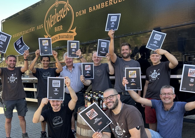 Eine mal wieder stolze Brauerei Kundmüller: Ein Dutzend Auszeichnungen bei den World Beer Awards!