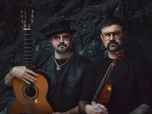 Erdiger Gitarren-Rock’n’Roll, lässiger Gypsy-Swing: Django 3000 kommen in den Kulturboden Hallstadt