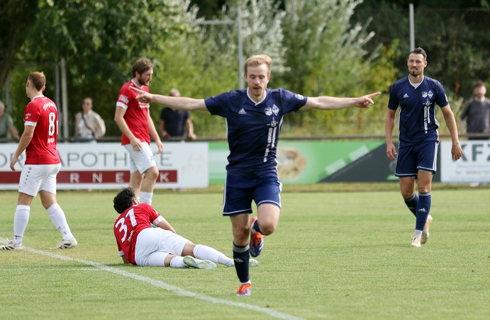 Wintzheimer trifft weiter, Pfeuffer macht alles klar: Ettleben/Werneck gewinnt im großen Derby und bleibt vorne – MIT VIELEN FOTOS!