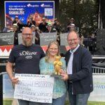 Übergabe auf dem Schweinfurter Stadtfest: Das goldene Schörschle 2026 geht an Kerambia