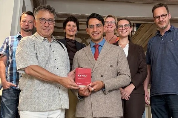 Pilotprojekt KI in der Stadtverwaltung: Rathaus Kitzingen und Uni Würzburg vereinbaren enge Zusammenarbeit
