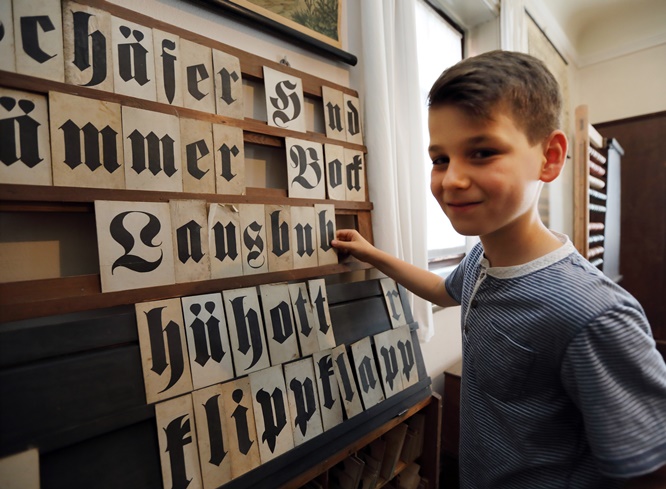 Aufgemerkt!: Im Schulmuseum der Museen Schloss Aschach gibt´s eine Schulstunde wie vor 100 Jahren