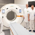 Strahlungsdosis um die Hälfte reduziert und kürzere Untersuchungszeiten durch photonenzählenden Computertomographen: UKW setzt mit neuem CT-Gerät Maßstäbe in der Radiologie