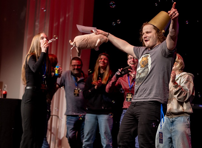 Early Bird Ticket Vorverkauf startet: Zehn Jahre „Highlander“ Poetry Slam – Die Saisongala 2027