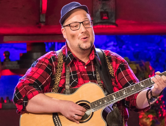 Dreifache Unterhaltung beim Seniorenfrühschoppen: Waldzeller Musikanten sowie die Kabarettisten Thomas Väth als „Schmied aus Bischbrunn“ und Wolfgang Huskitsch aus Dorfprozelten kommen